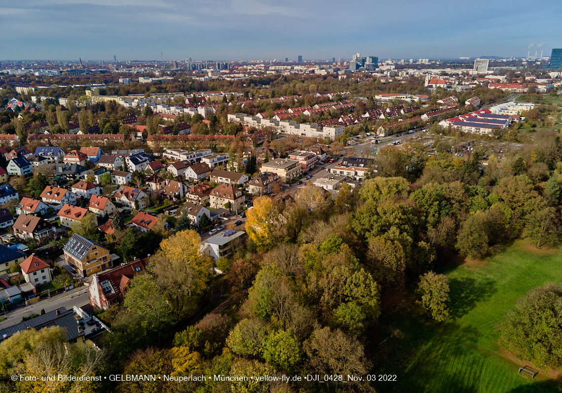 03.11.2022 -  Ostparksee mit Umgebung in Neuperlach